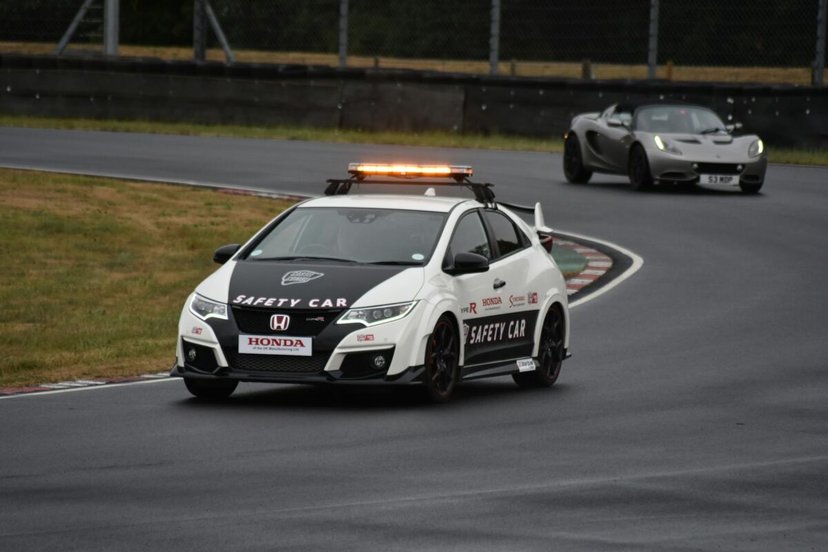 Kaip automobilio spalva veikia jo vertę ir saugumą