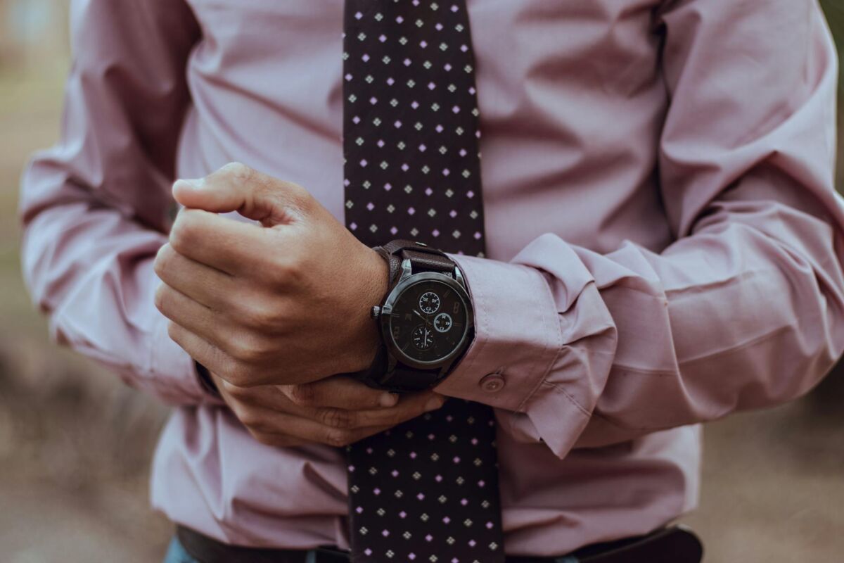 Kaip pasirinkti kaklaraištį: stiliaus ir derinimo gidas