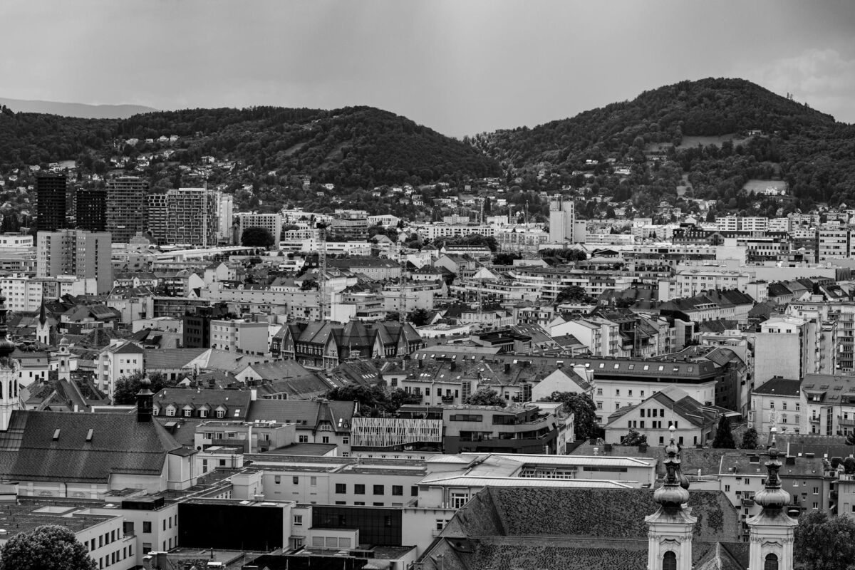 Kaip pasirinkti tinkamą įtempiamų lubų tipą