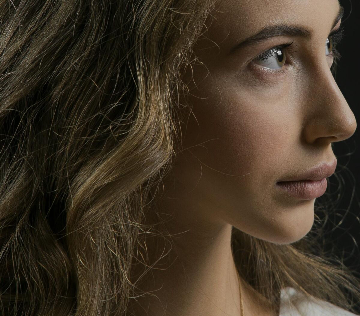 Kasdienė makiažo rutina per 10 minučių: žingsnis po žingsnio