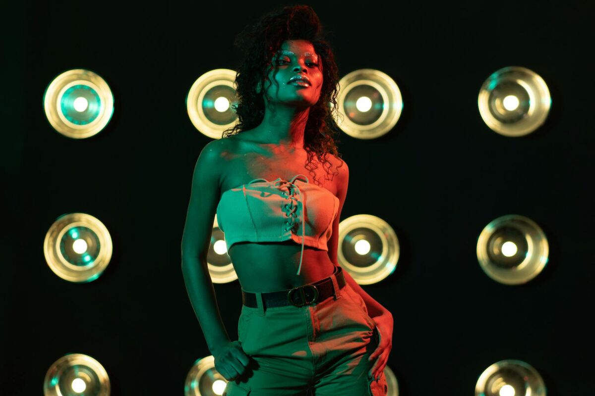 Pasitikėjimas savimi ir mada: kaip drabužiai keičia savivertę