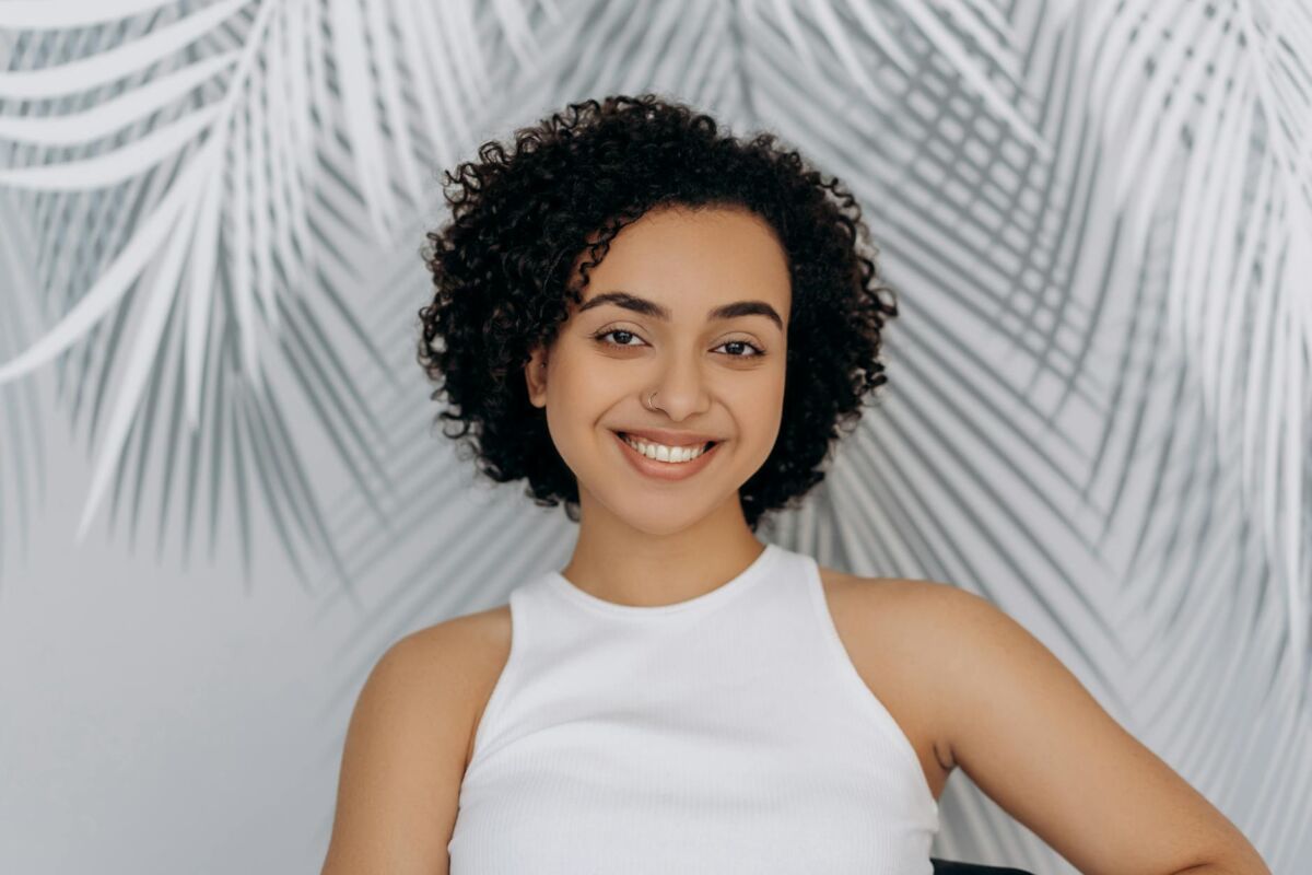 Pasitikėjimas savimi ir mada: kaip drabužiai keičia savivertę