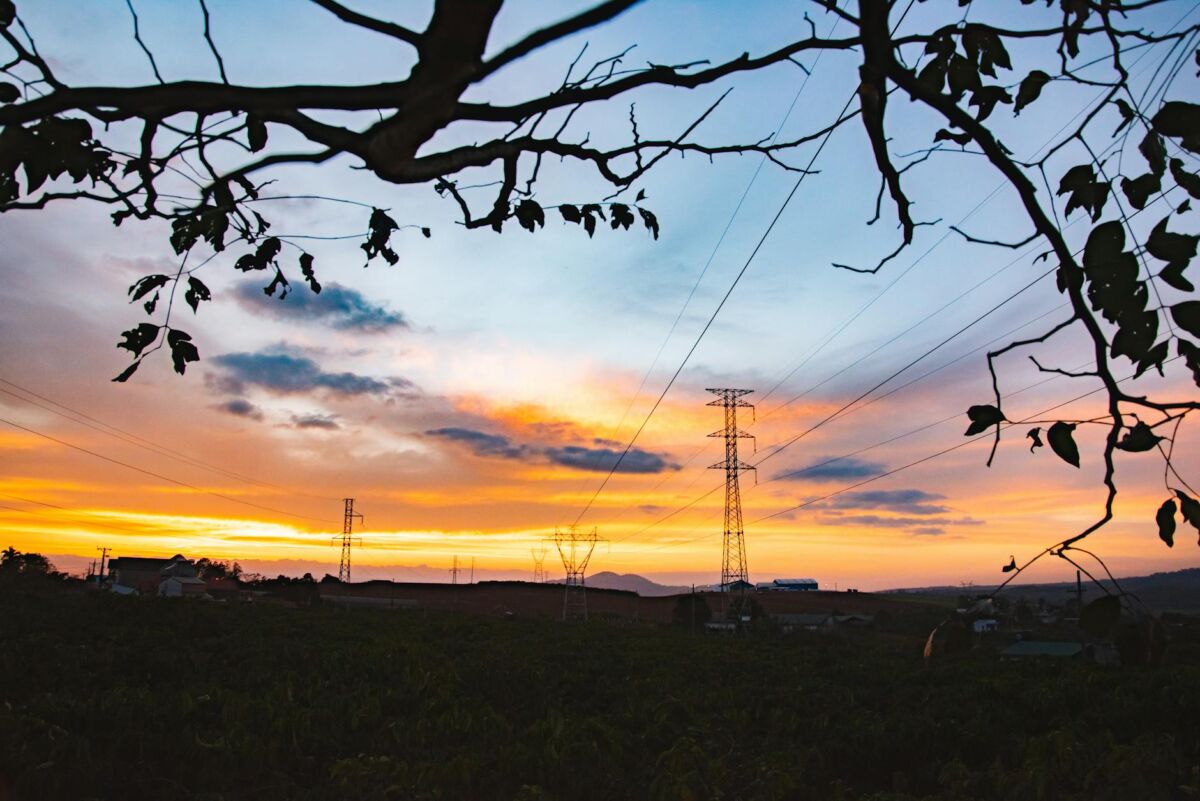 Pirmasis Ferrari elektromobilis: ką žinome apie 2026 debiutą