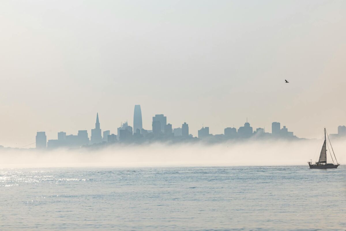 Aknė suaugusiems: kodėl spuogai nepraeina ir ką daryti