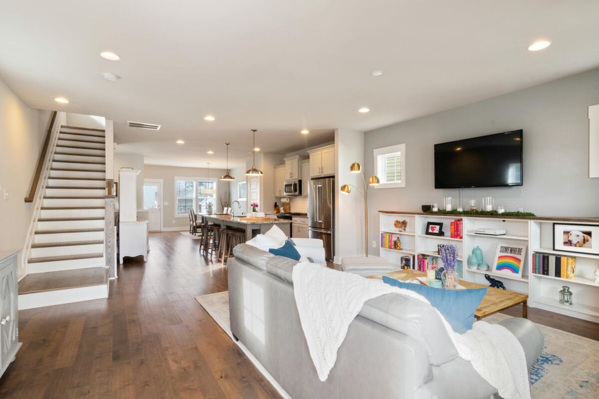 Atviras planas namuose: privalumai, trūkumai ir kaip padaryti teisingai