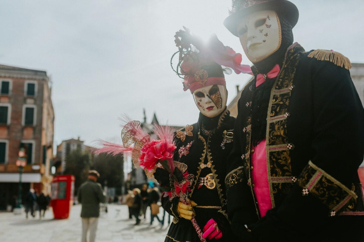 Lietuviškos Užgavėnės: tradicijos, prasmės ir šventimo gidas