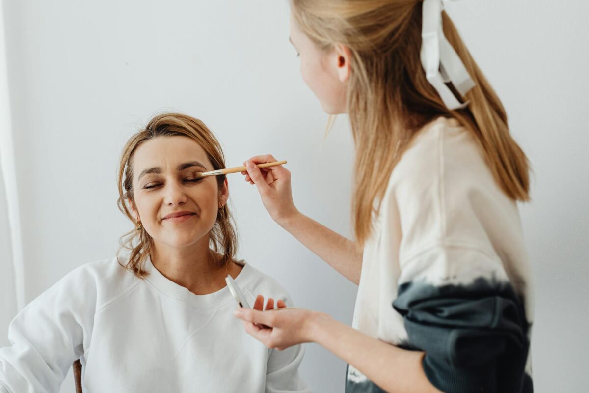 Makiažo gudrybės kurios keičia viską: 10 profesionalų patarimų