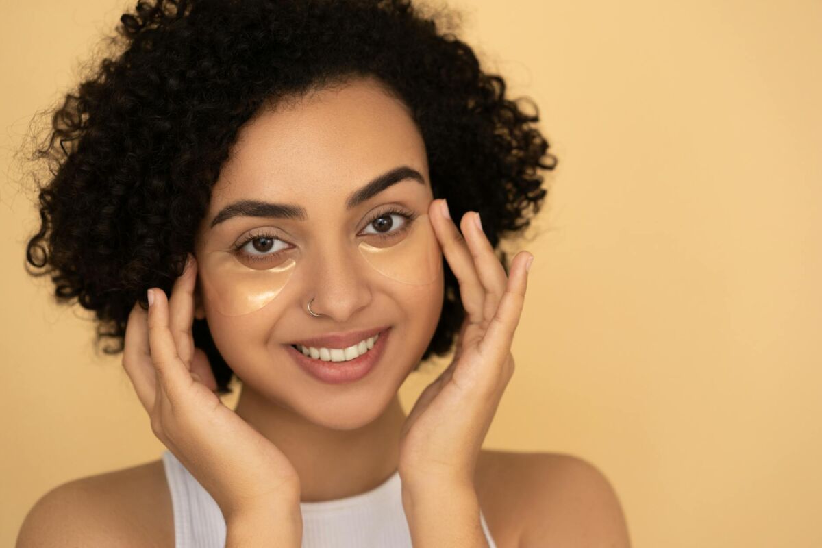 Tamsių ratilų po akimis priežastys ir kaip juos sumažinti