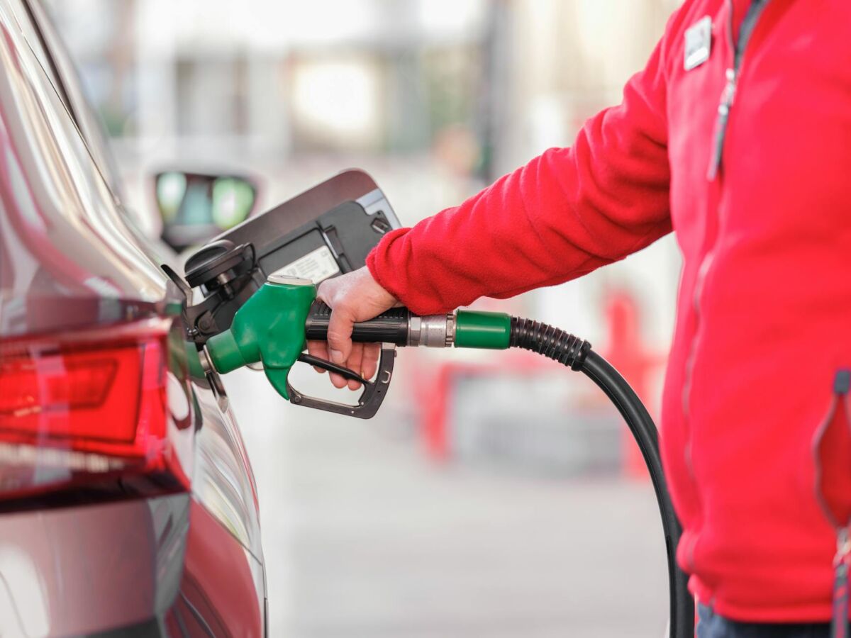 Automobilio kuro sąnaudos: kaip realistiškai sumažinti 20%