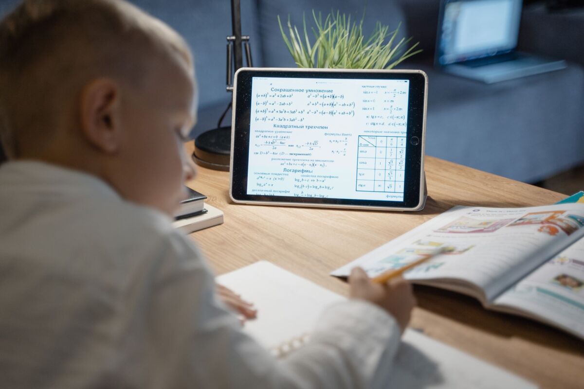 Internetinis mokymasis 2026: geriausi kursai ir platformos