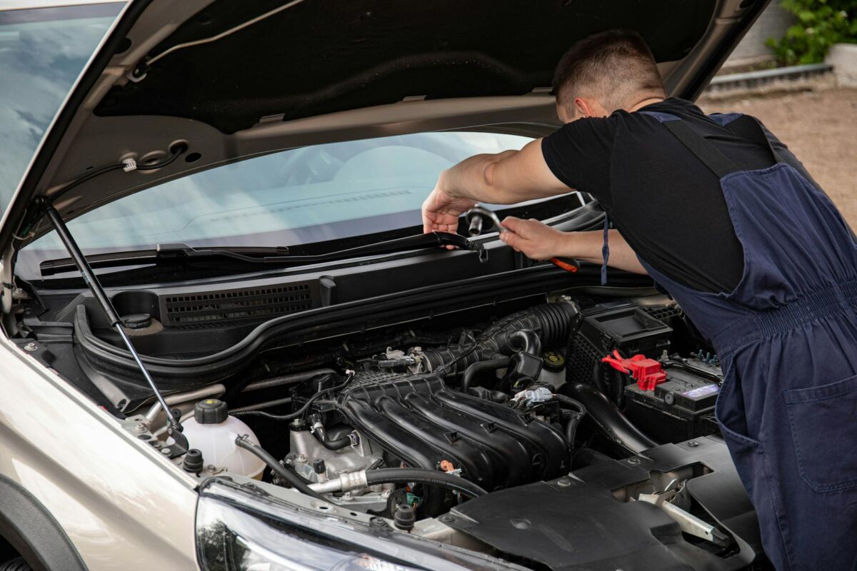 Naudoto automobilio patikrinimas prieš pirkimą: ką tikrinti patiems