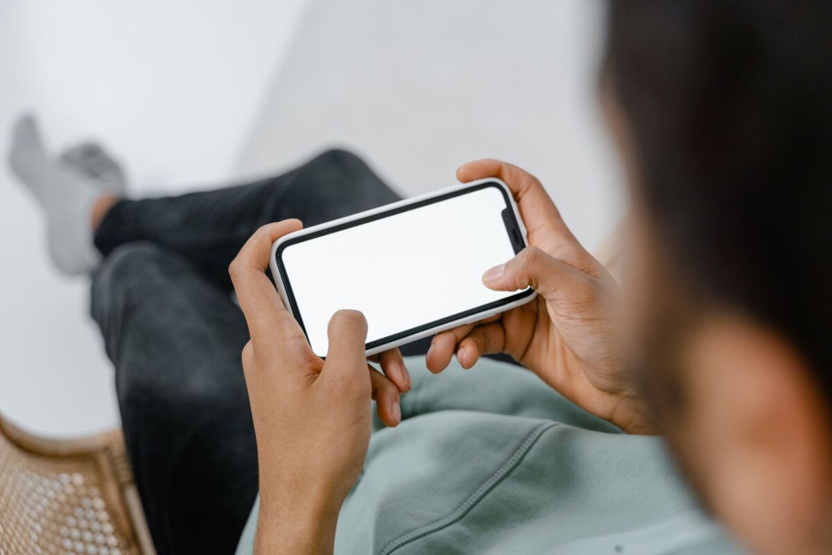 Telefonų pasaulis 2026: kaip pasirinkti ir nemokėti per daug