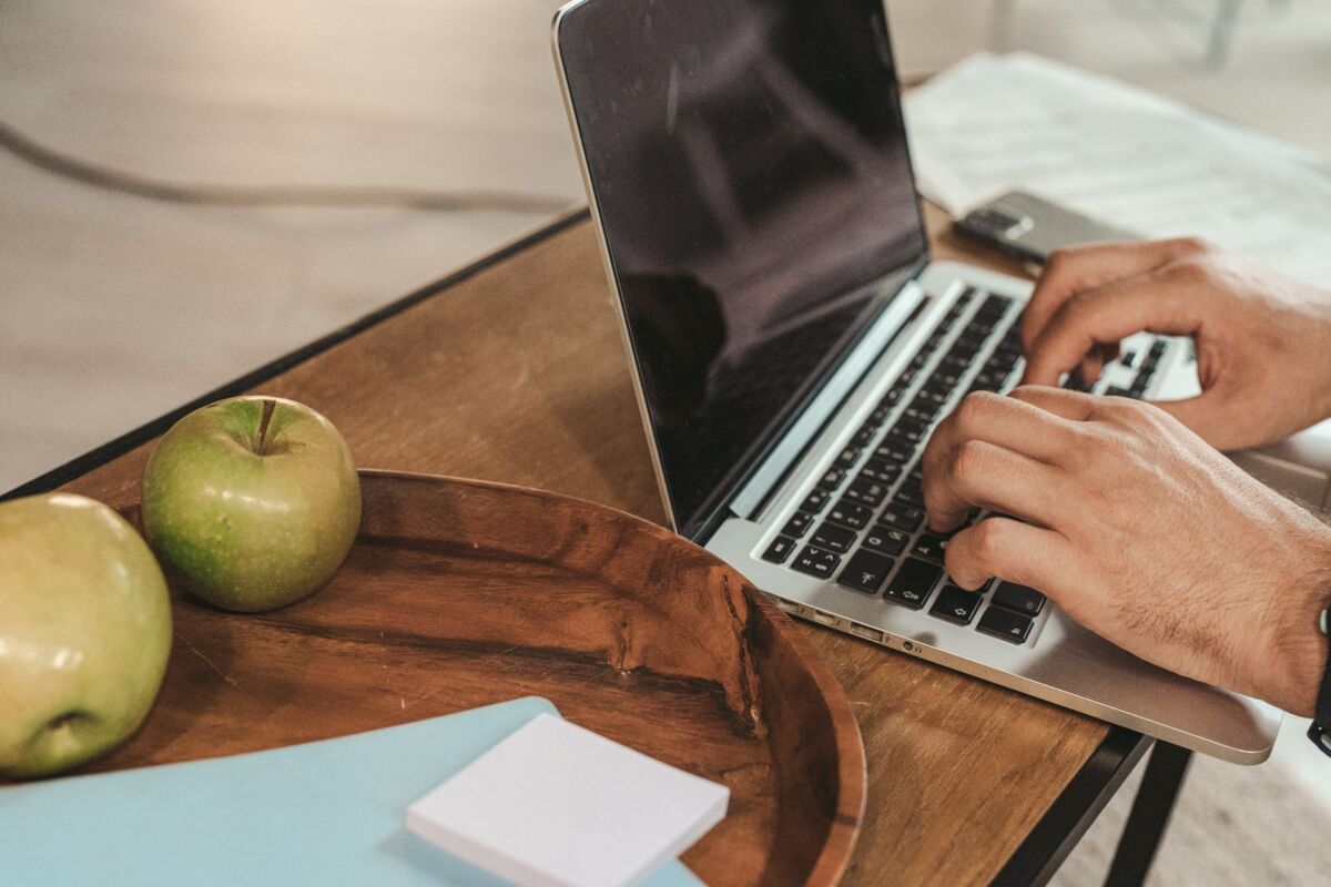 Namų darbo erdvė: ergonomika kuri taupo sveikatą
