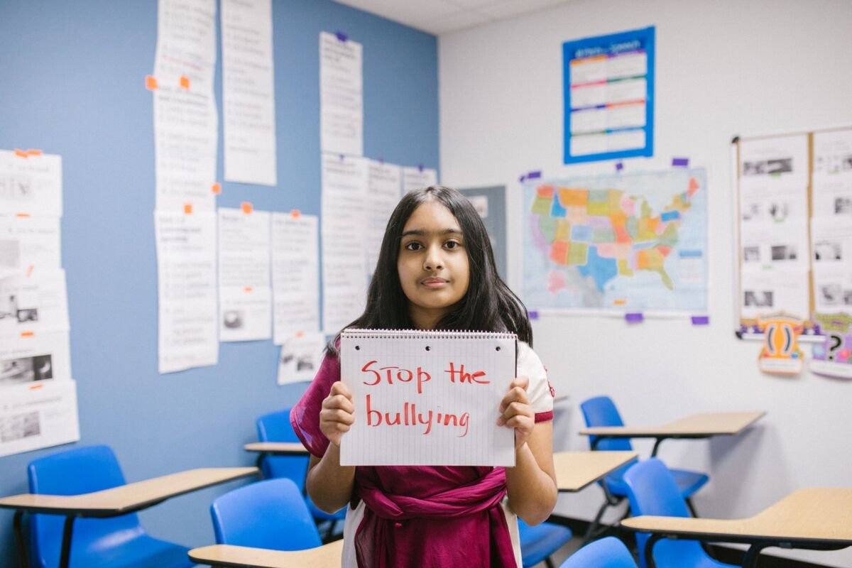 Kibernetinis patyčios (cyberbullying): kaip atpažinti ir kaip padėti vaikui
